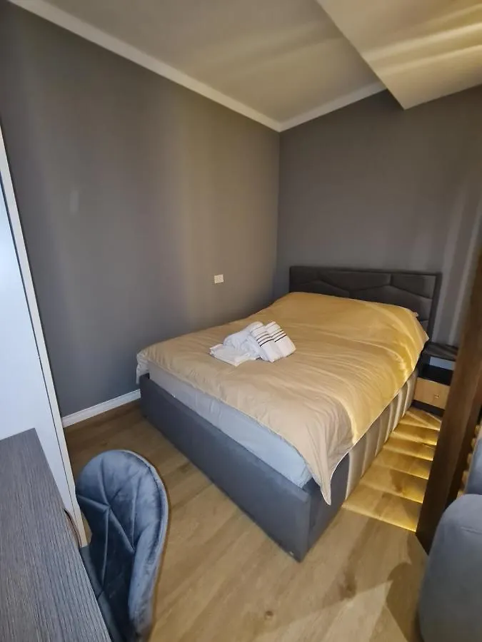 Sunny Apartment - Blloku Tirana, Near Lake ألبانيا